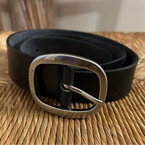 G.H. Bass & Co. Classic Black Genuine Leather Belt Silver Toned Buckle Size M